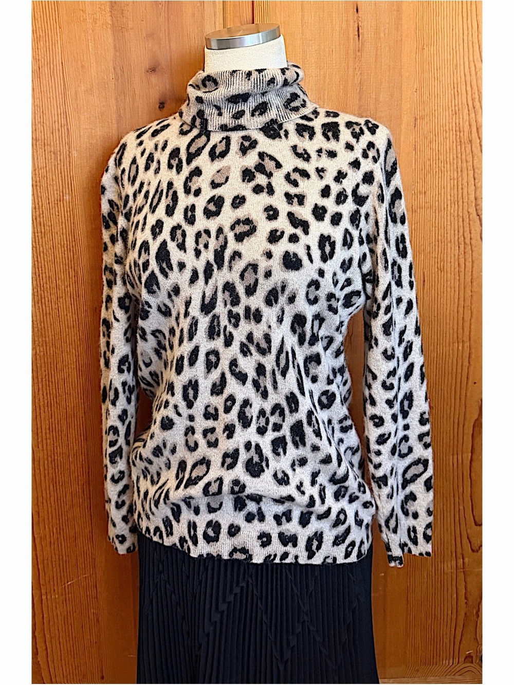 Charter Club Cashmere Leopard Print Turtleneck Sweater EUC